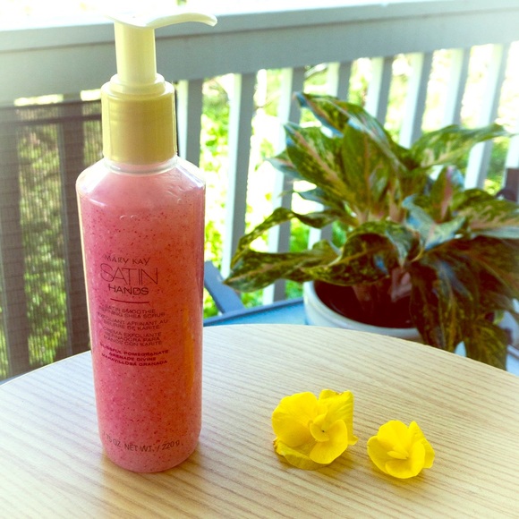 Mary Kay Other - Pomegranate Satin Hands Shea Scrub by Mary Kay
